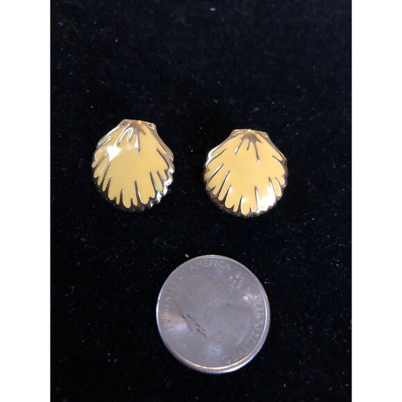 Vintage Yellow Enameled Gold Tone Clam Shell Design Statement Earrings Pierced - Picture 3 of 4